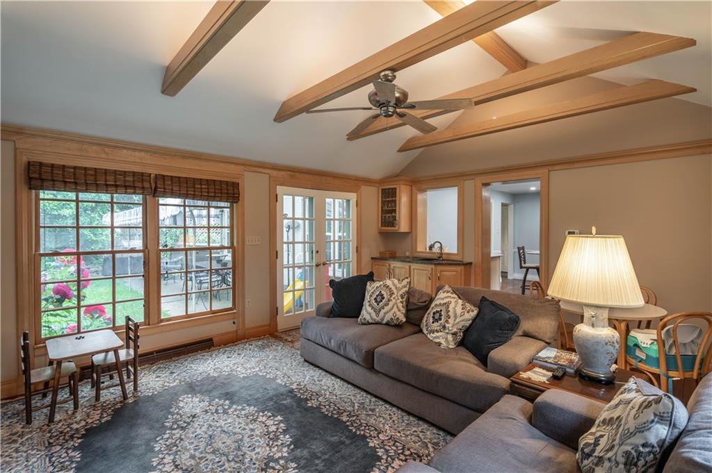 709 Pinetree Road Pittsburgh, PA 15243 - Photo 10 of 25 Gallery Image 10