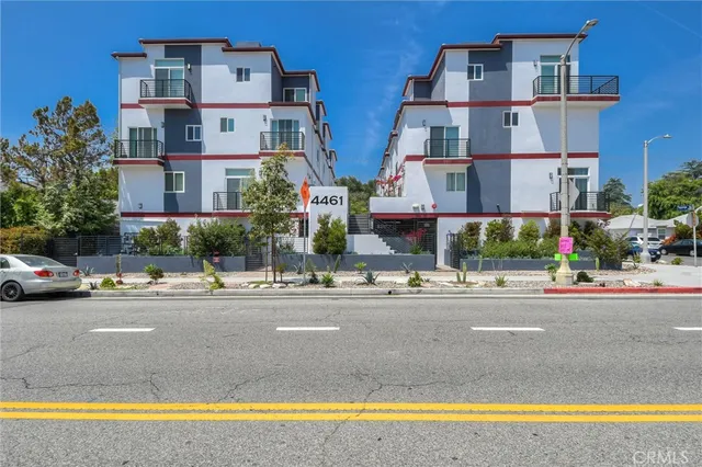 $4,599 | 4461 Tujunga Avenue, Unit 104, Studio City, CA 91602