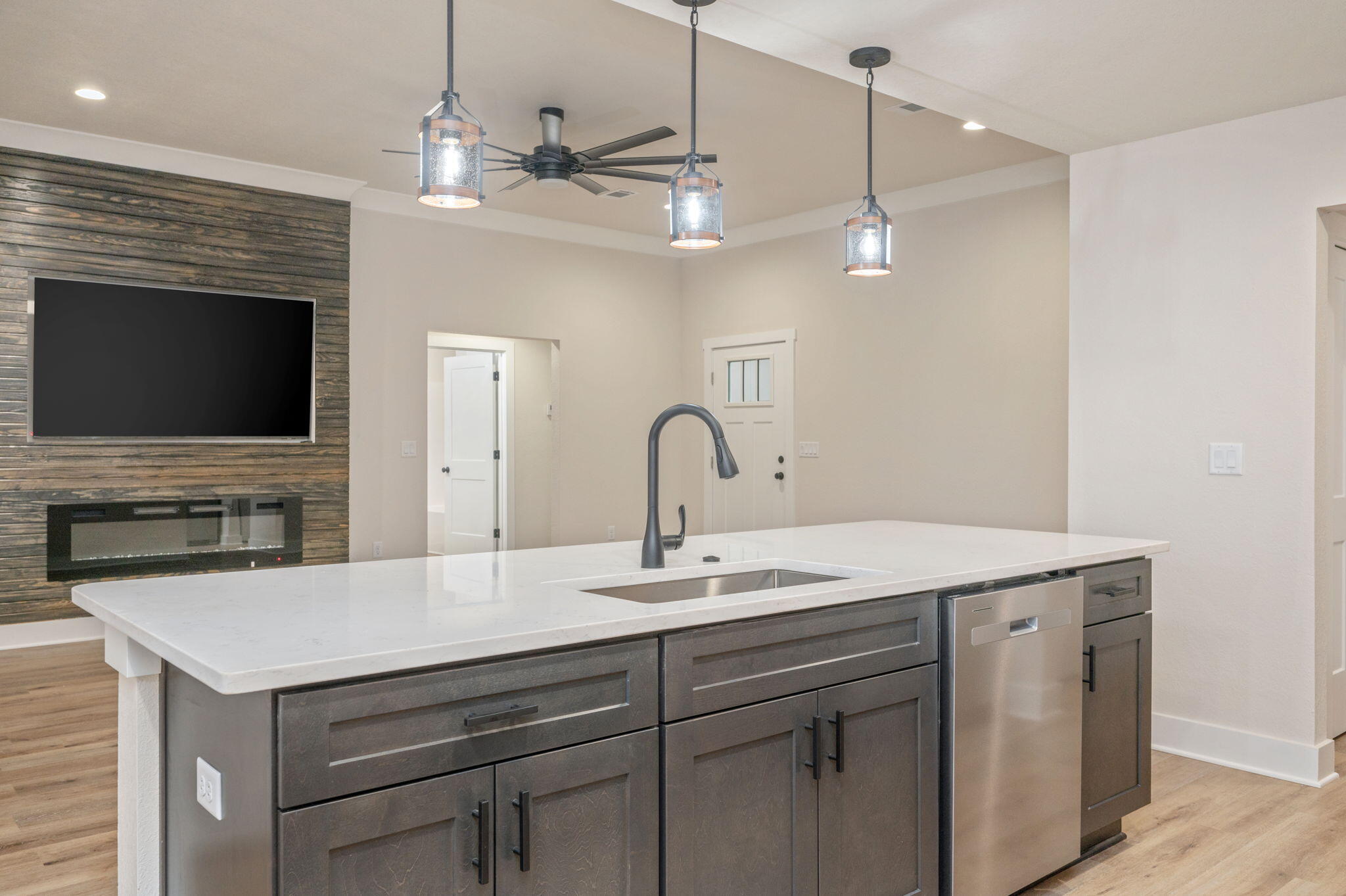 116 North Savage Street Crestview, FL 32536 - Photo 2 of 48 10-web-or-mls-116-n-savage-st