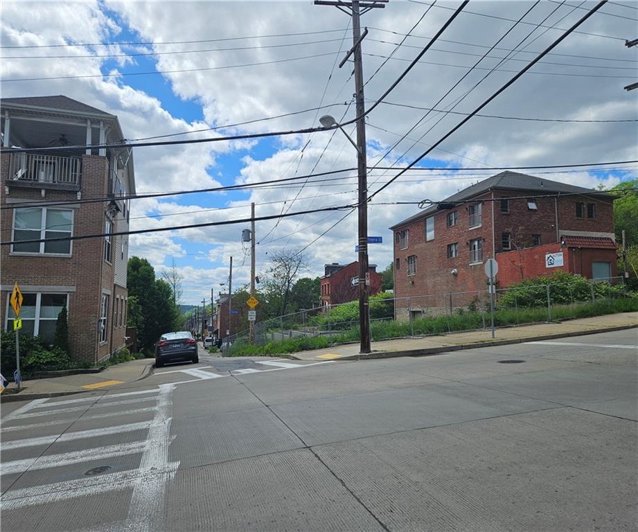 6 Alpine Avenue Pittsburgh, PA 15212 - Photo 11 of 17 a view of a basketball court