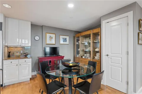 $849,000 | 700 Park Regency Place Northeast, Unit 1501, Atlanta, GA 30326