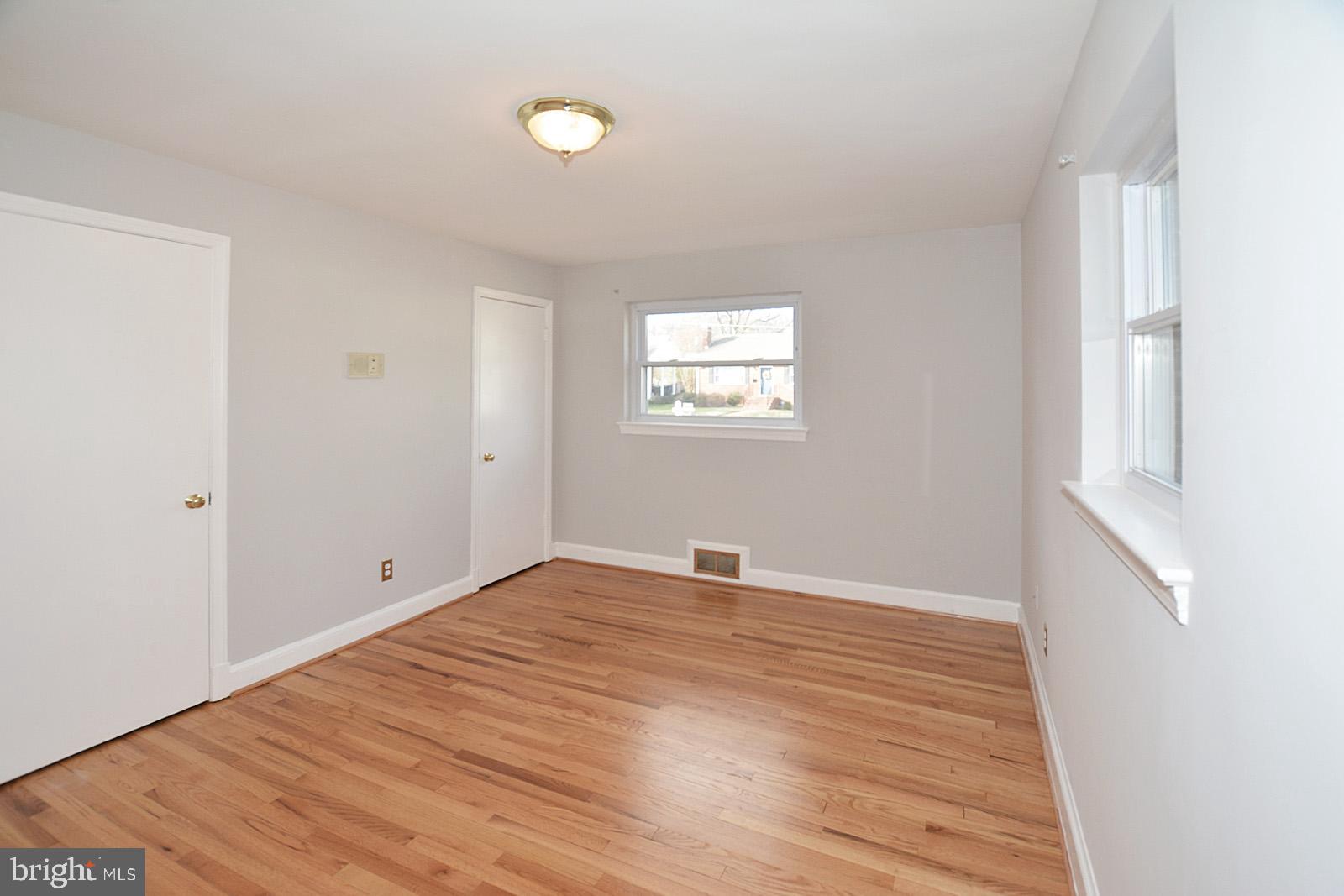 5905 Grayson Street Springfield, VA 22150 - Photo 2 of 33