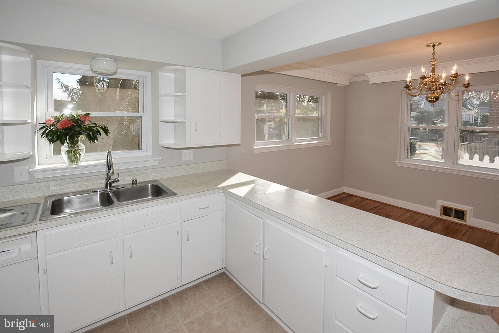 5905 Grayson Street Springfield, VA 22150 - Photo 14 of 33