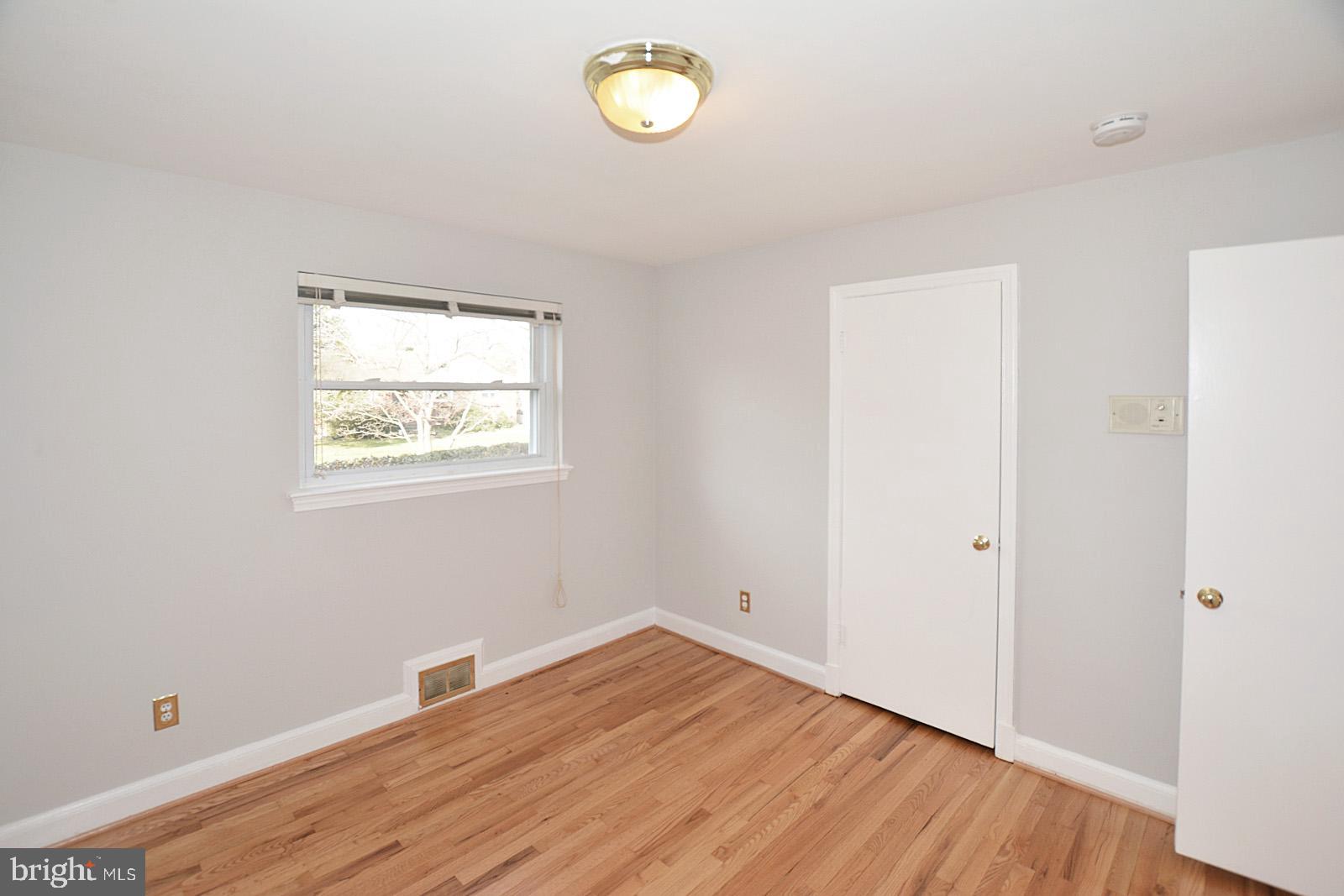 5905 Grayson Street Springfield, VA 22150 - Photo 24 of 33