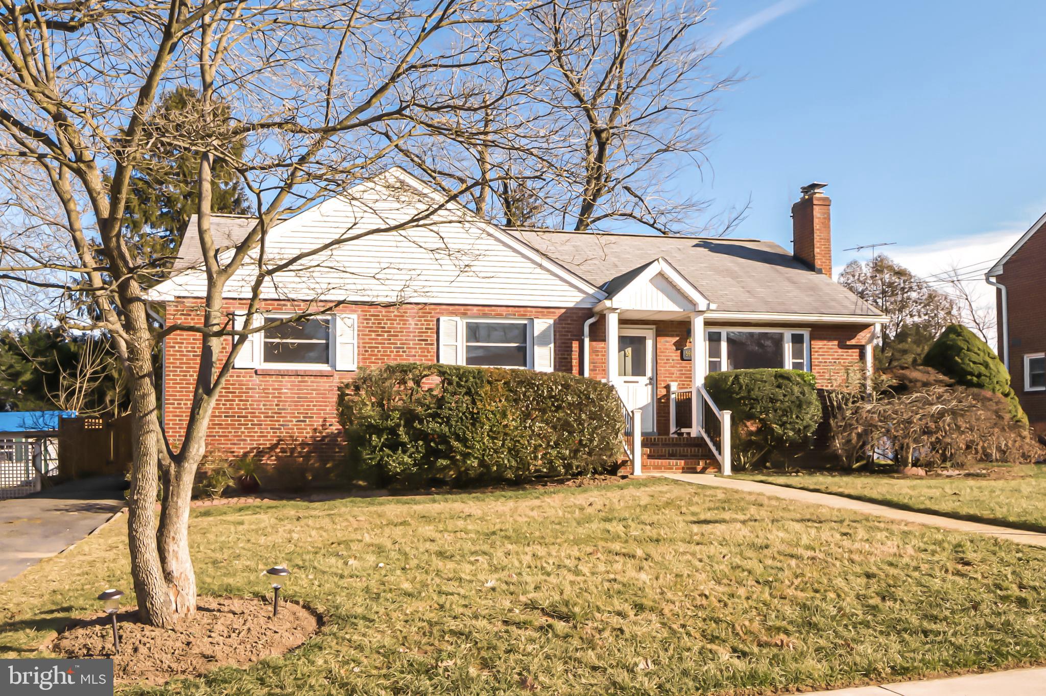 5905 Grayson Street Springfield, VA 22150 - Photo 4 of 33 Front