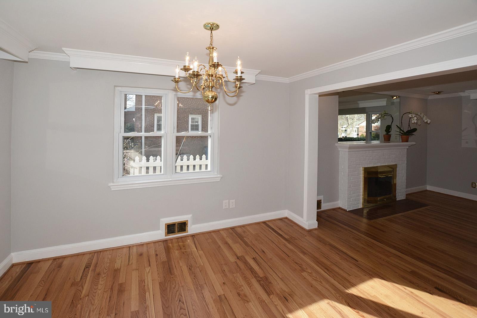 5905 Grayson Street Springfield, VA 22150 - Photo 6 of 33