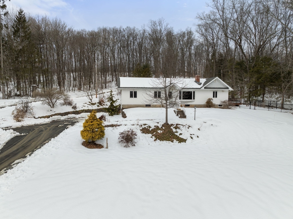 176 Granville Road Southwick, MA 01077 - Photo 4 of 25 Gallery Image 4