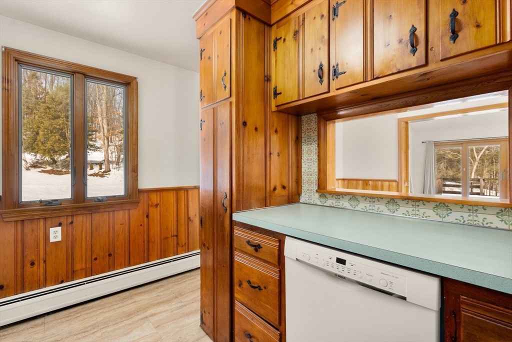 176 Granville Road Southwick, MA 01077 - Photo 10 of 25 Gallery Image 10