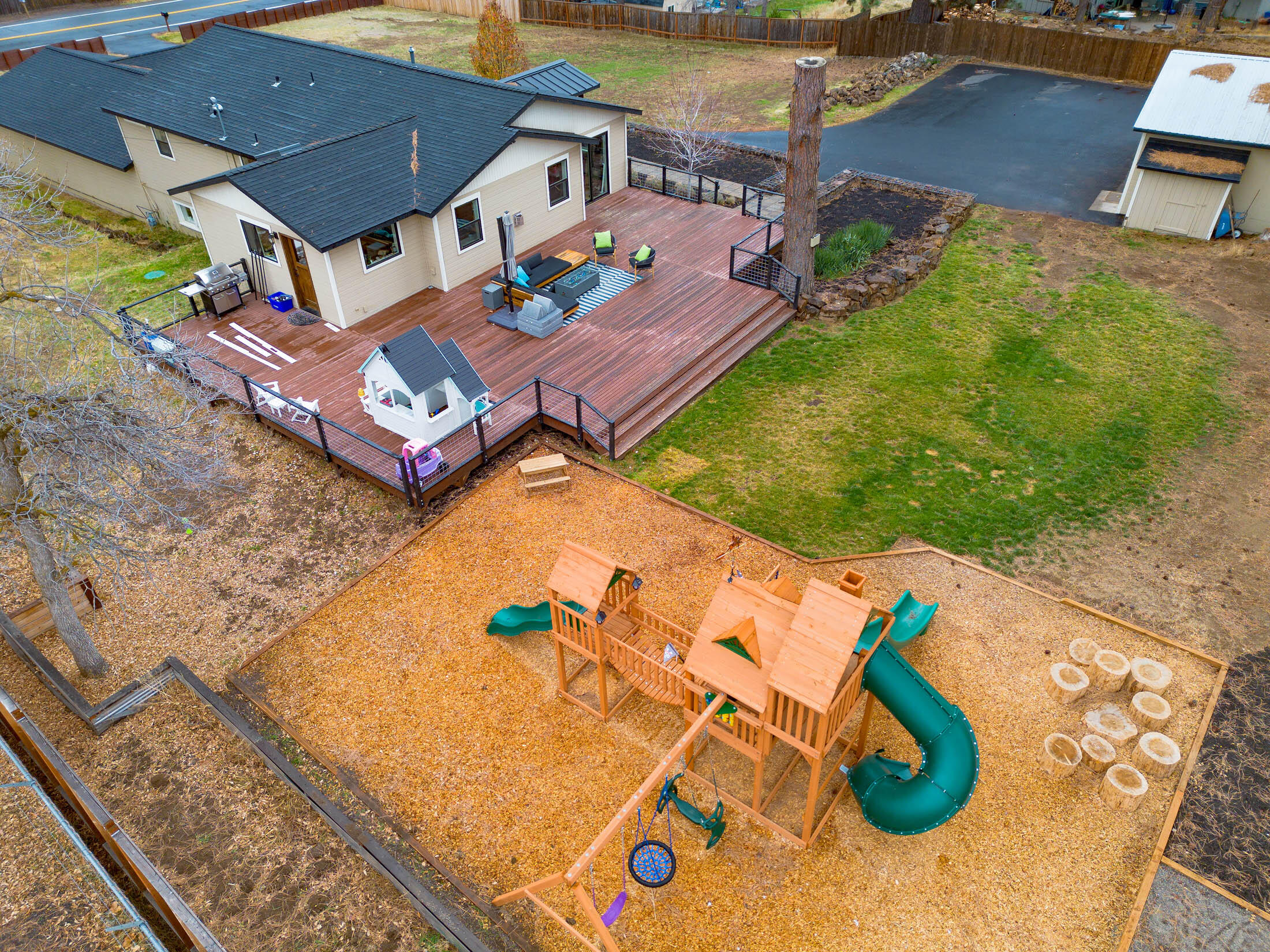 61151 Parrell Road Bend, OR 97702 - Photo 29 of 47 Backyard Aerial