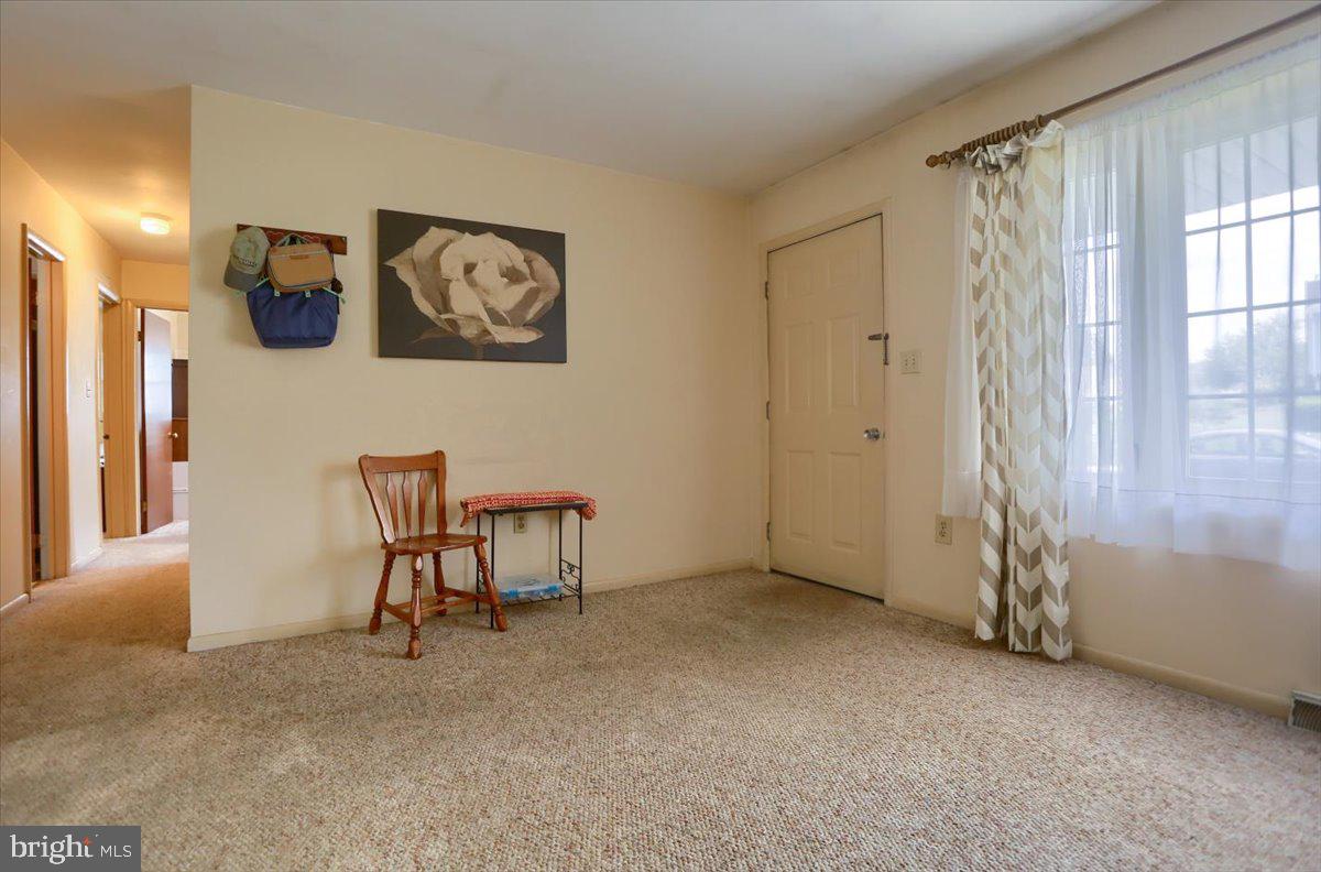 130 South Oak Street Lititz, PA 17543 - Photo 7 of 12 Living Room