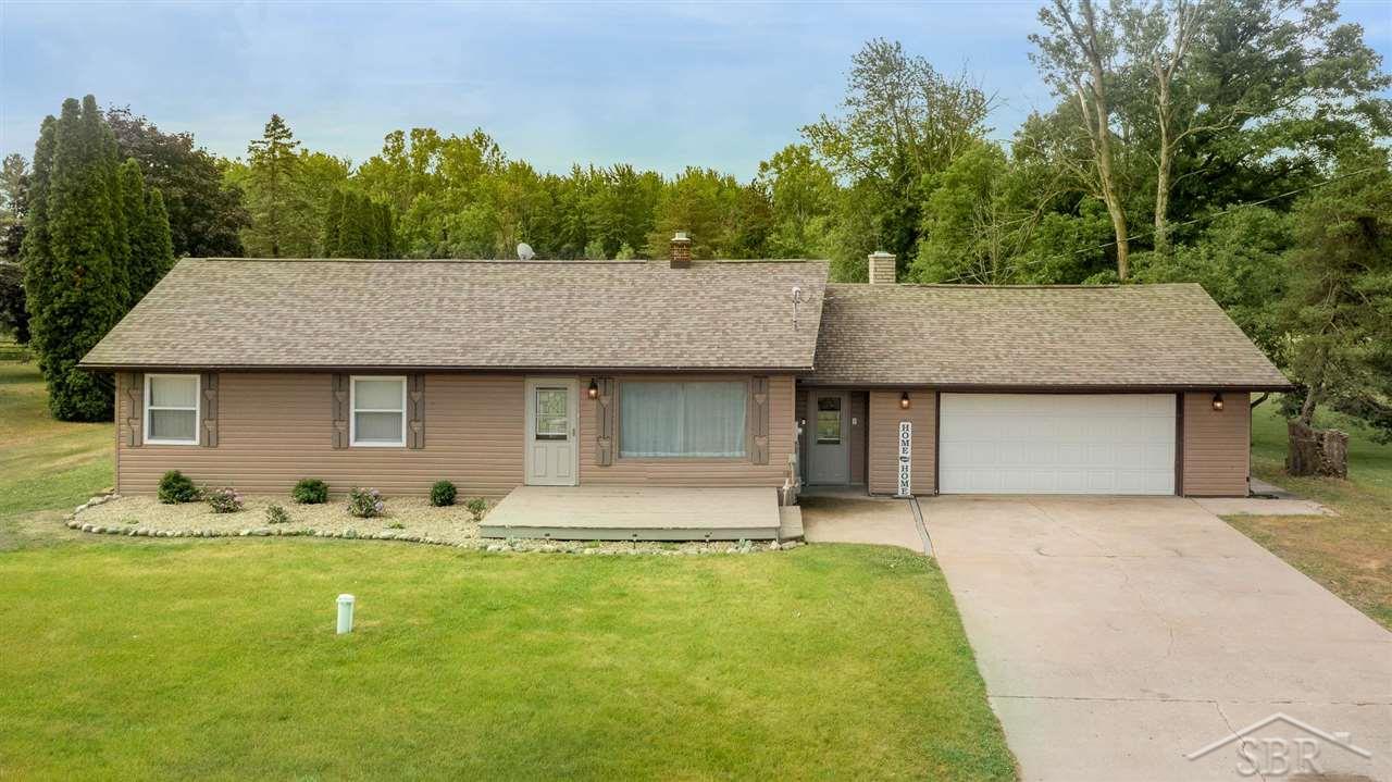 4121 Bay Arenac Line Road Pinconning, MI 48650 - Photo 2 of 31