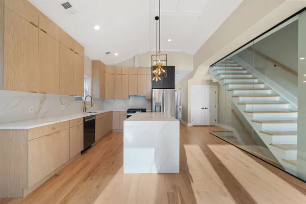 $1,099,000 | 32 Zabriskie Street, Unit 2, Jersey City, NJ 07307