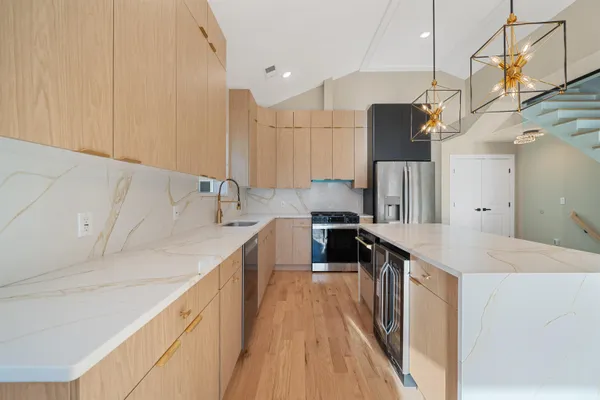 $1,099,000 | 32 Zabriskie Street, Unit 2, Jersey City, NJ 07307