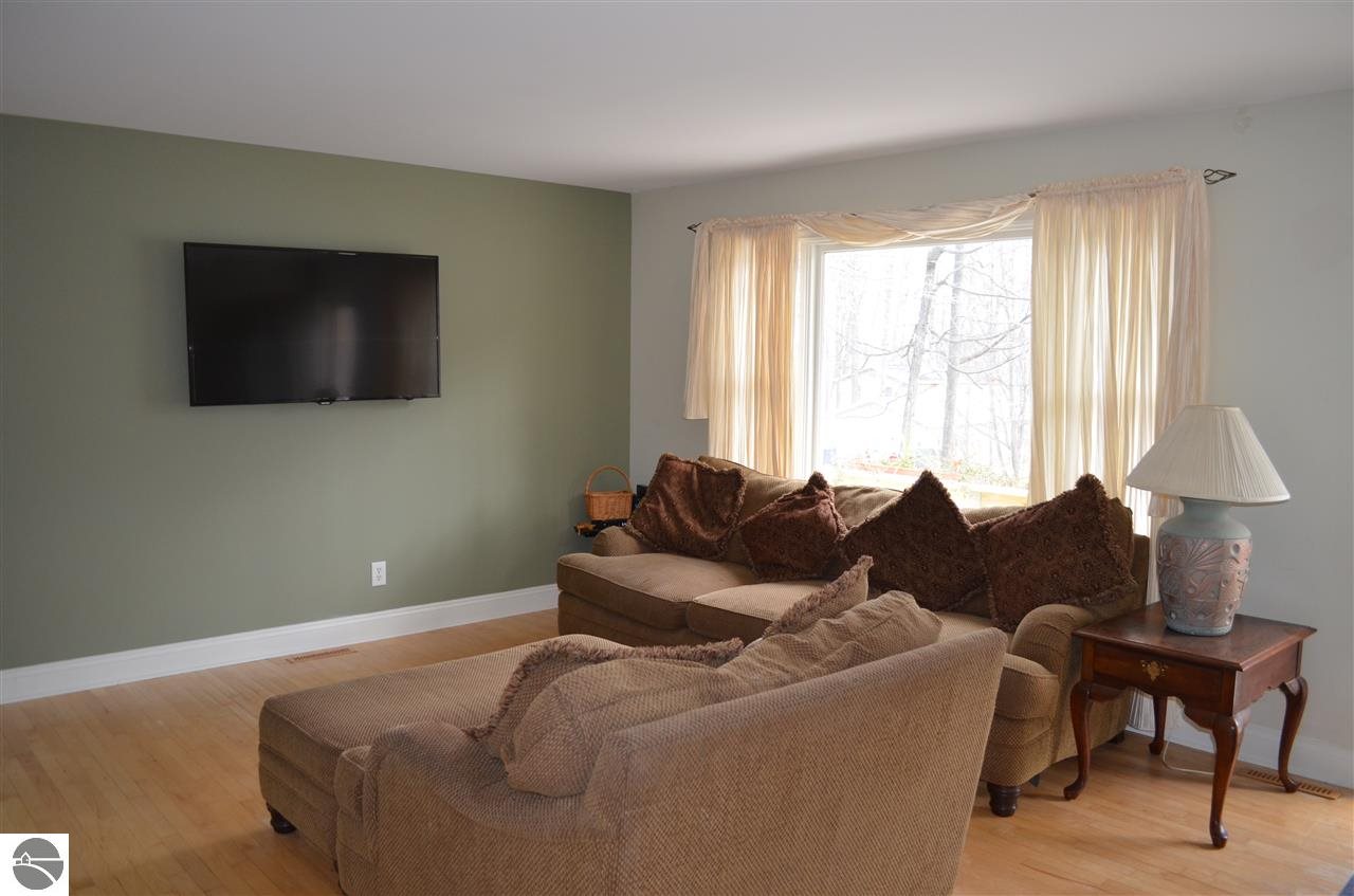 2484 East Potter Road Traverse City, MI 49696 - Photo 9 of 24 1792910-8.JPG