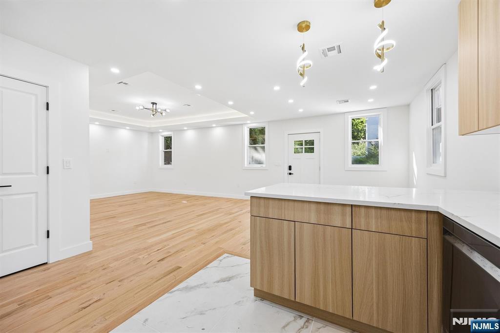 32 Oak Bend Road West Orange, NJ 07052 - Photo 15 of 28 Gallery Image 15