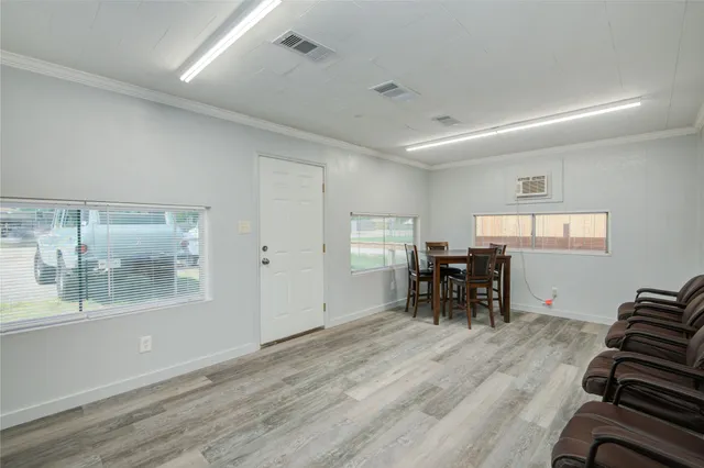 $185,000 | 327 South Main Street, Clute, TX 77531