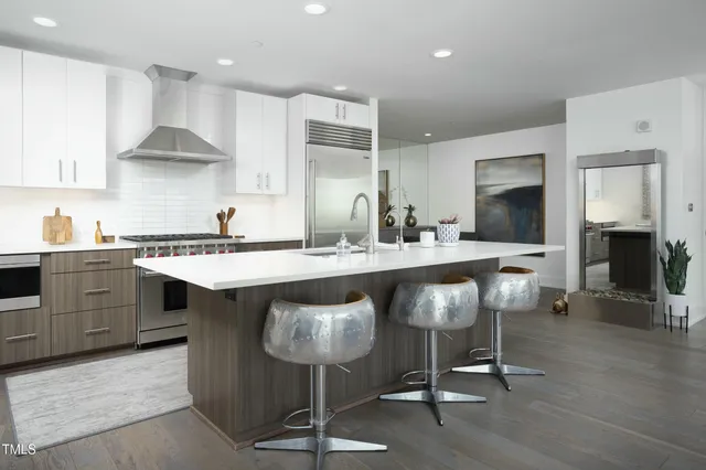 a picture of a table and chairs