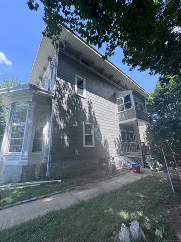 a view of back yard of the house