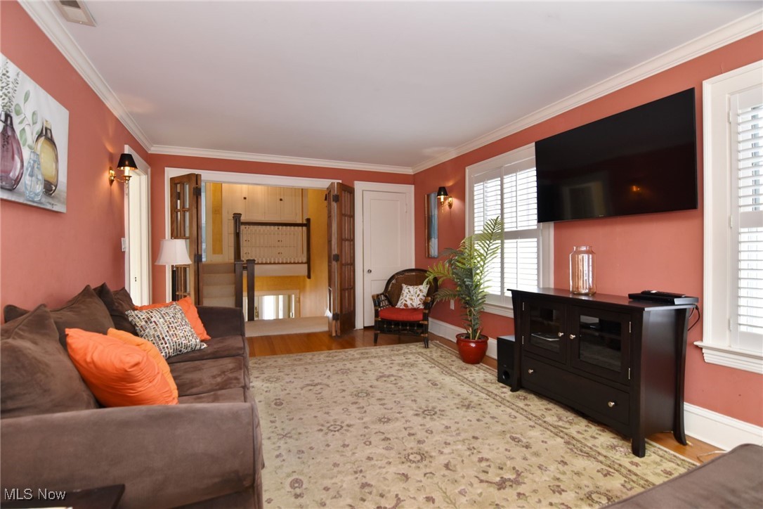 2861 Lee Road Cleveland, OH 44120 - Photo 22 of 49