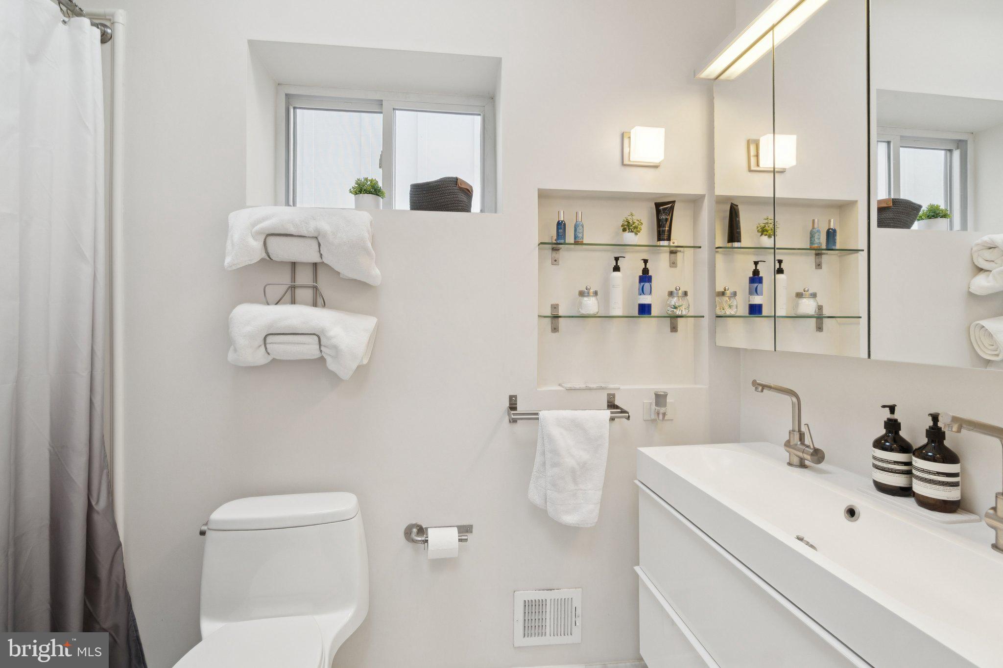 1514 6th Street Northwest Washington, DC 20001 - Photo 14 of 21