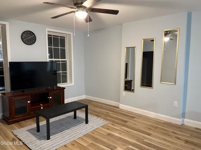 $1,350 | 36b Vliet Street, Unit A1, Cohoes, NY 12047