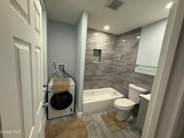 $1,350 | 36b Vliet Street, Unit A1, Cohoes, NY 12047