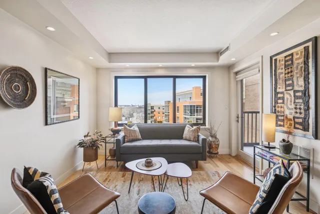 $319,900 | 110 1st Avenue Northeast, Unit F803, Minneapolis, MN 55413