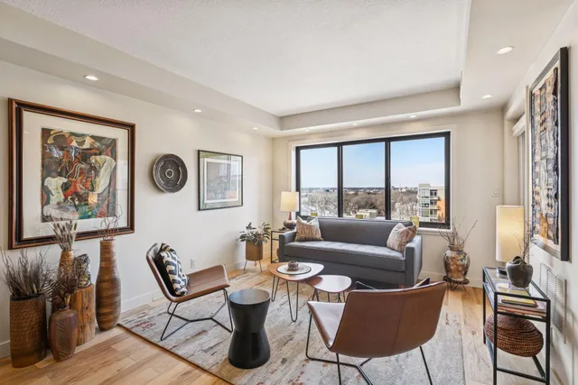 $319,900 | 110 1st Avenue Northeast, Unit F803, Minneapolis, MN 55413