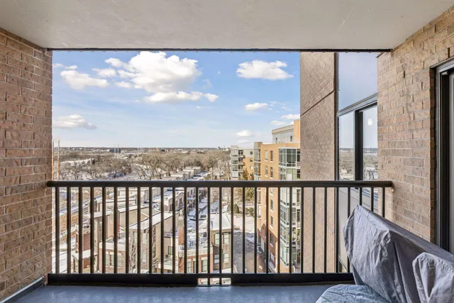 $319,900 | 110 1st Avenue Northeast, Unit F803, Minneapolis, MN 55413