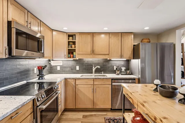 $319,900 | 110 1st Avenue Northeast, Unit F803, Minneapolis, MN 55413