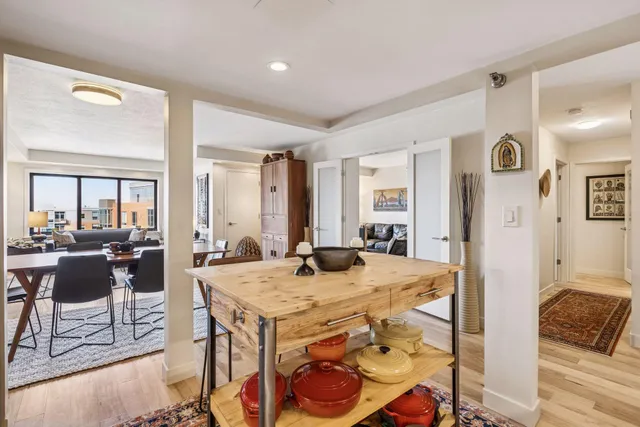 $319,900 | 110 1st Avenue Northeast, Unit F803, Minneapolis, MN 55413