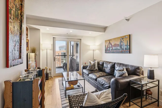 $319,900 | 110 1st Avenue Northeast, Unit F803, Minneapolis, MN 55413