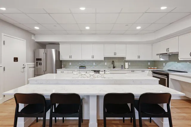 $319,900 | 110 1st Avenue Northeast, Unit F803, Minneapolis, MN 55413