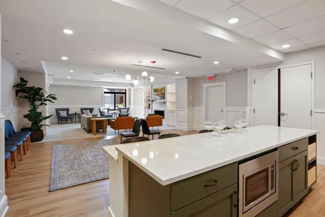 $319,900 | 110 1st Avenue Northeast, Unit F803, Minneapolis, MN 55413