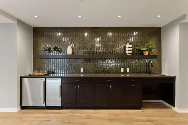 $319,900 | 110 1st Avenue Northeast, Unit F803, Minneapolis, MN 55413