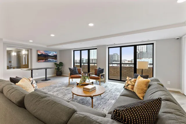 $319,900 | 110 1st Avenue Northeast, Unit F803, Minneapolis, MN 55413