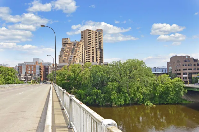 $319,900 | 110 1st Avenue Northeast, Unit F803, Minneapolis, MN 55413