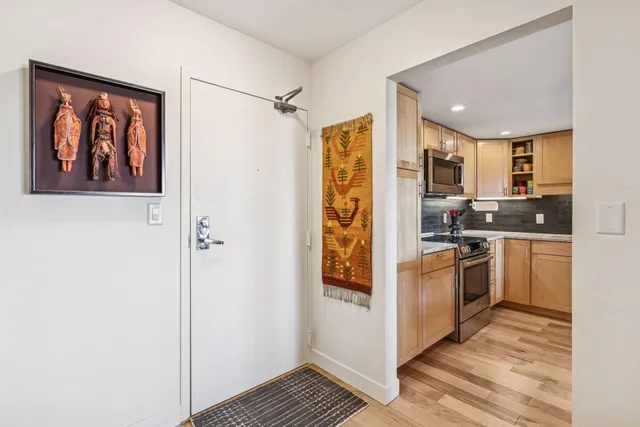 $319,900 | 110 1st Avenue Northeast, Unit F803, Minneapolis, MN 55413