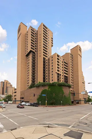 $319,900 | 110 1st Avenue Northeast, Unit F803, Minneapolis, MN 55413