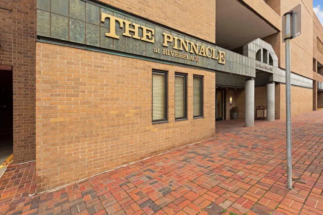 $319,900 | 110 1st Avenue Northeast, Unit F803, Minneapolis, MN 55413