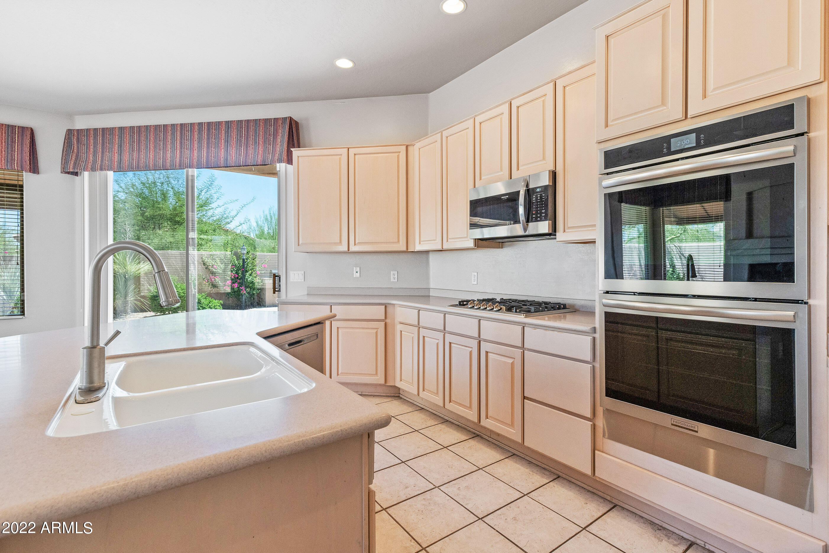 8247 East Mountain Spring Road Scottsdale, AZ 85255 - Photo 16 of 42 gas range