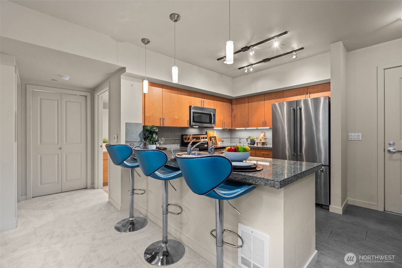 5440 Leary Avenue Northwest, Unit 401 Seattle, WA 98107 - Photo 7 of 40