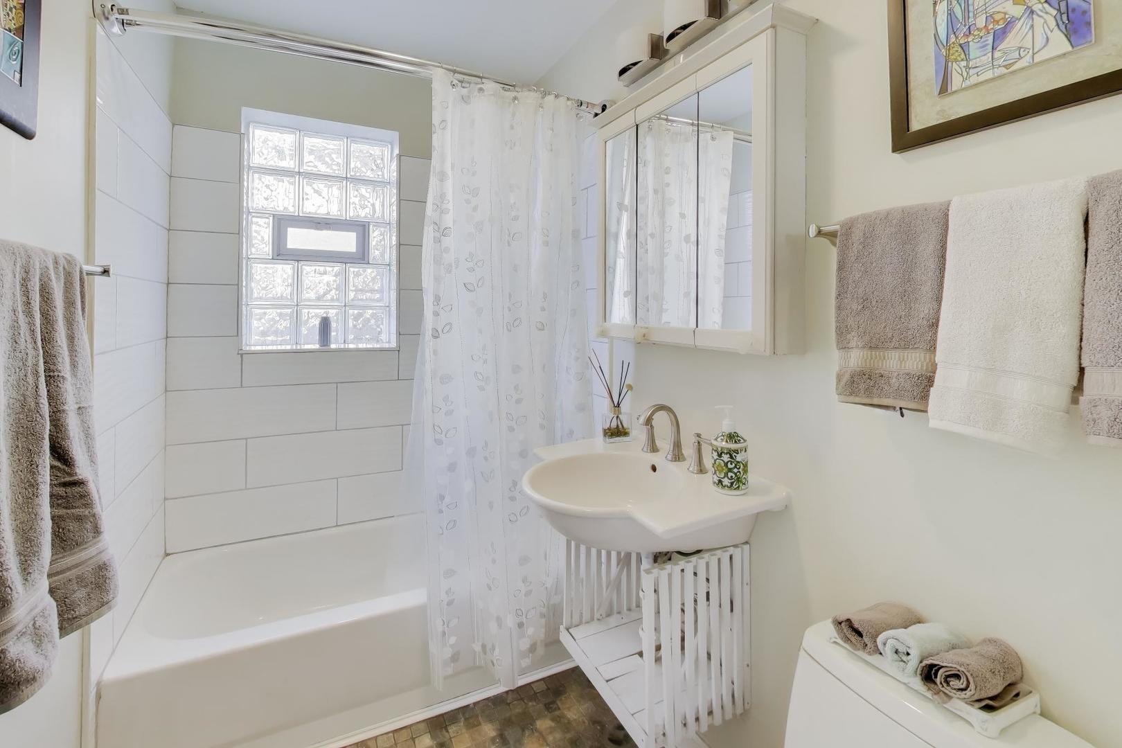 8428 McCormick Boulevard Skokie, IL 60076 - Photo 19 of 52