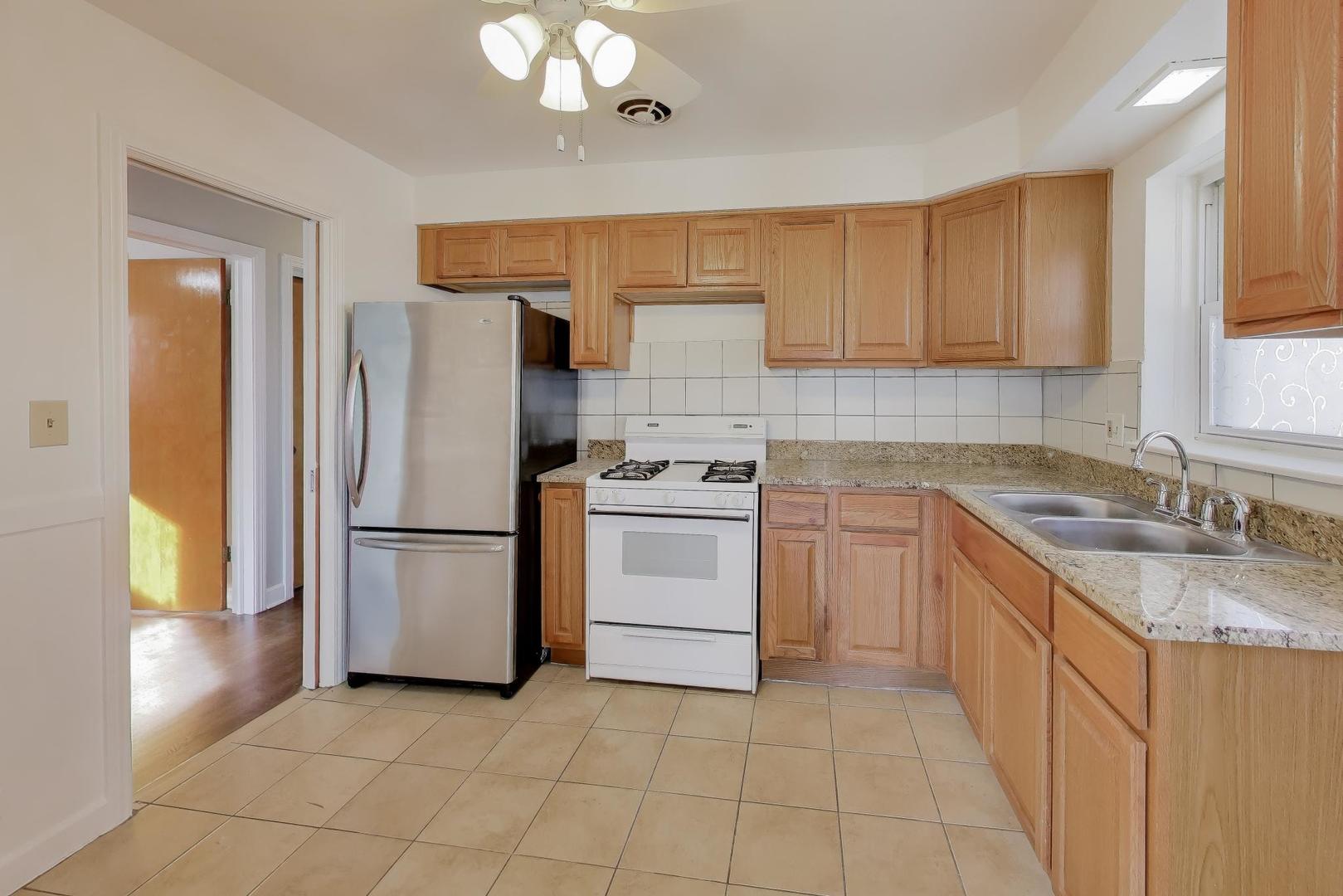 8428 McCormick Boulevard Skokie, IL 60076 - Photo 26 of 52