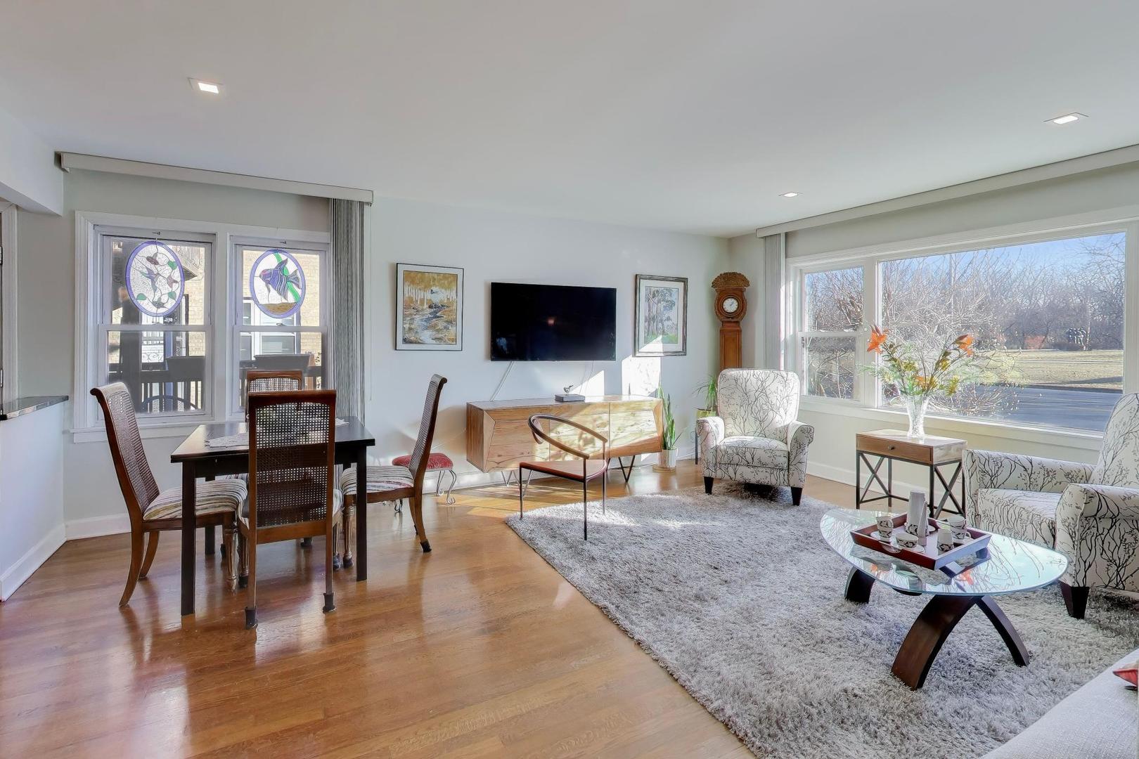 8428 McCormick Boulevard Skokie, IL 60076 - Photo 4 of 52