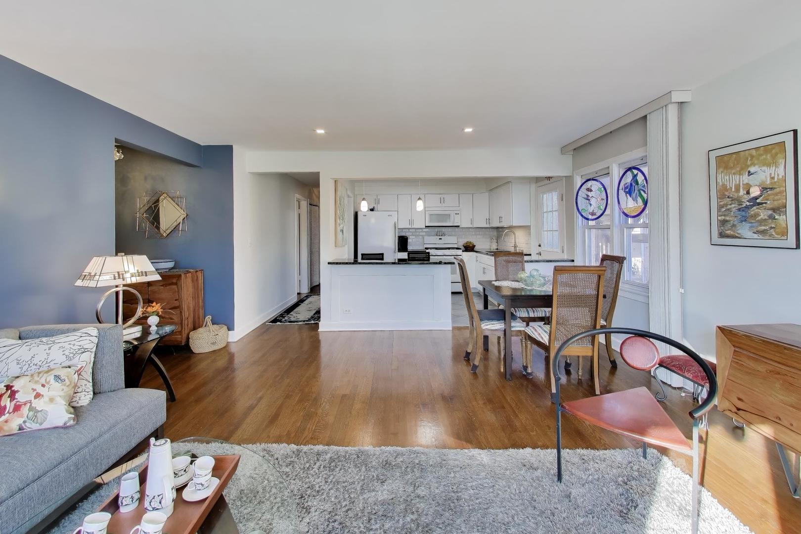 8428 McCormick Boulevard Skokie, IL 60076 - Photo 7 of 52