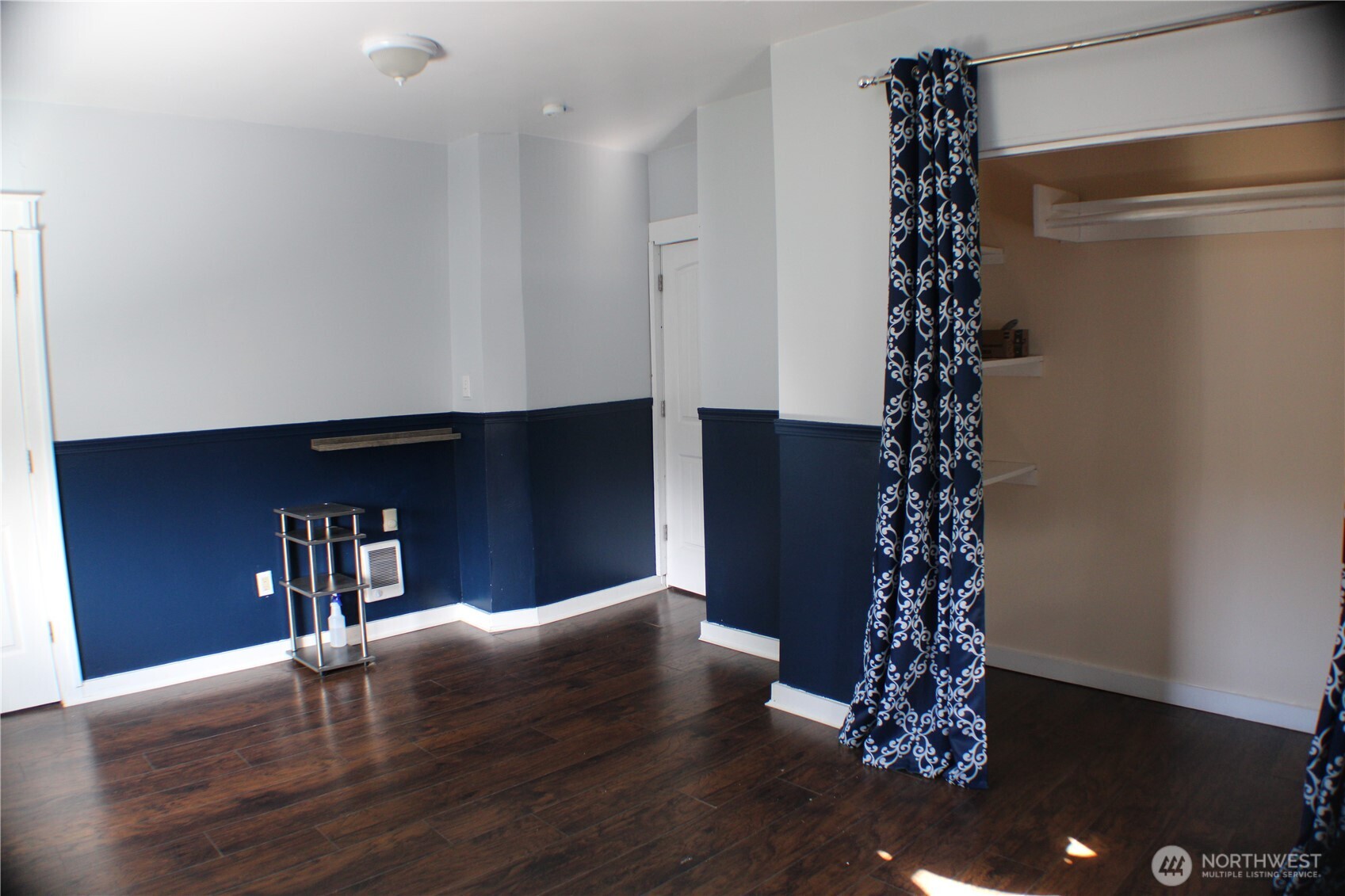 1224 4th Street Cosmopolis, WA 98537 - Photo 23 of 33 a view of empty room with wooden floor