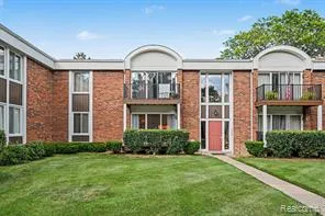 $120,000 | 29508 Bobrich Street, Unit 19, Livonia, MI 48152