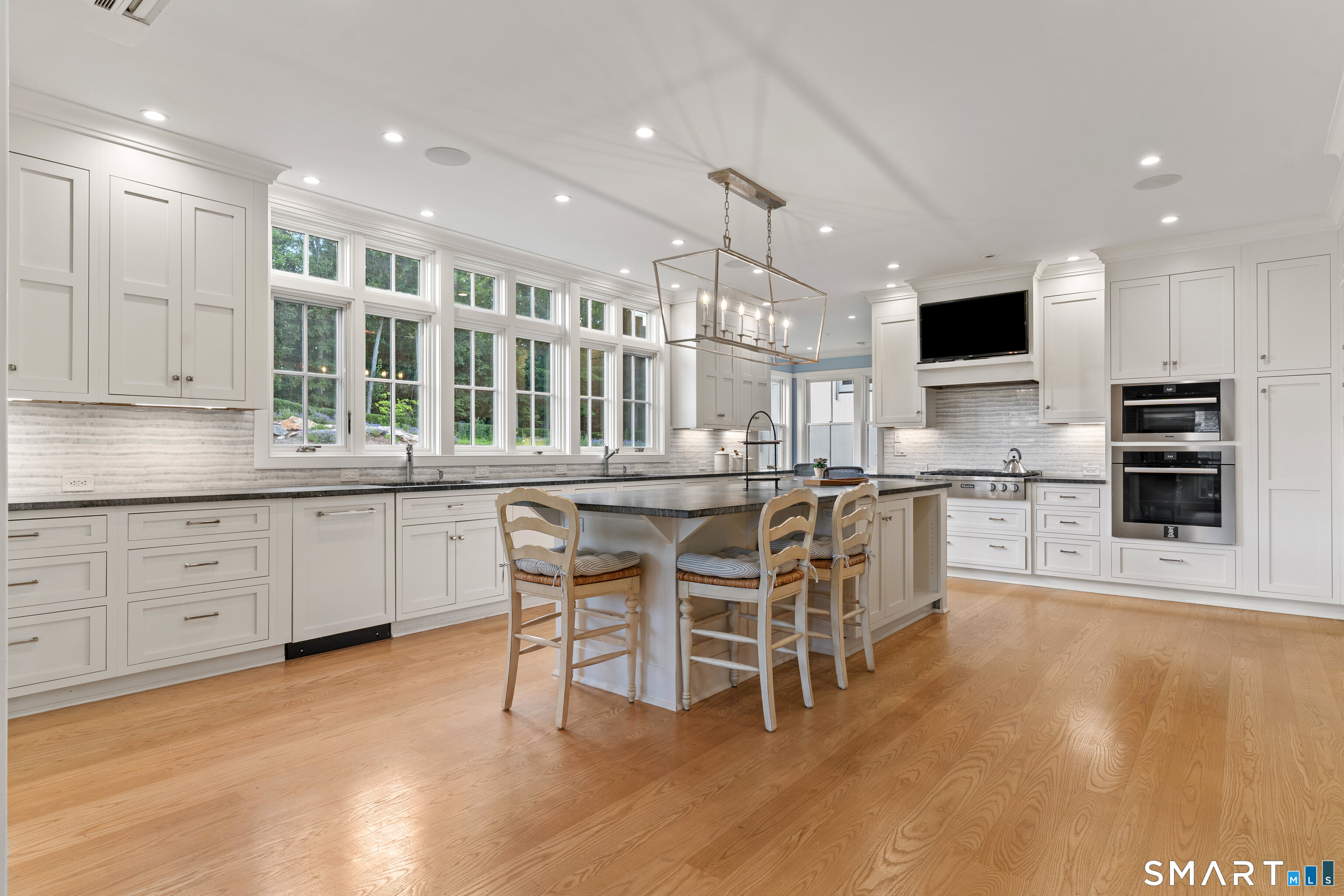 244 Pine Orchard Road Branford, CT 06405 - Photo 11 of 36