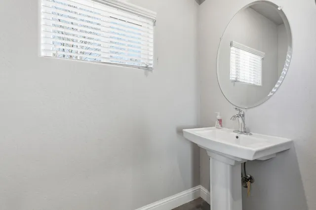 $549,000 | 2715 Las Rosas Avenue, Clovis, CA 93619